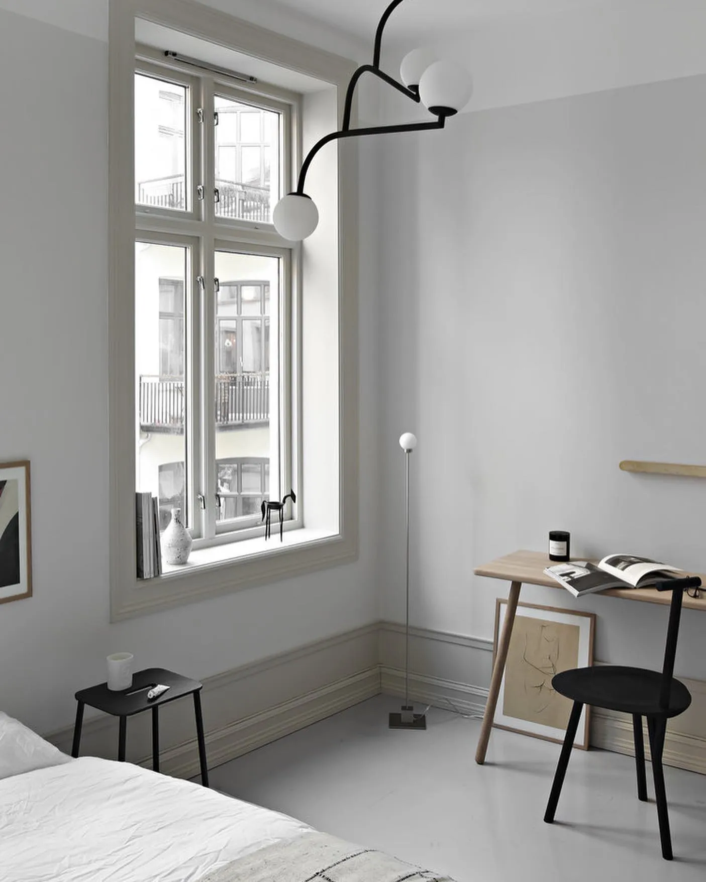 Bild som visar en traditionell elinstallation där en säkring ständigt löser ut, med fokus på effektiva energilösningar och elserviceexperter.