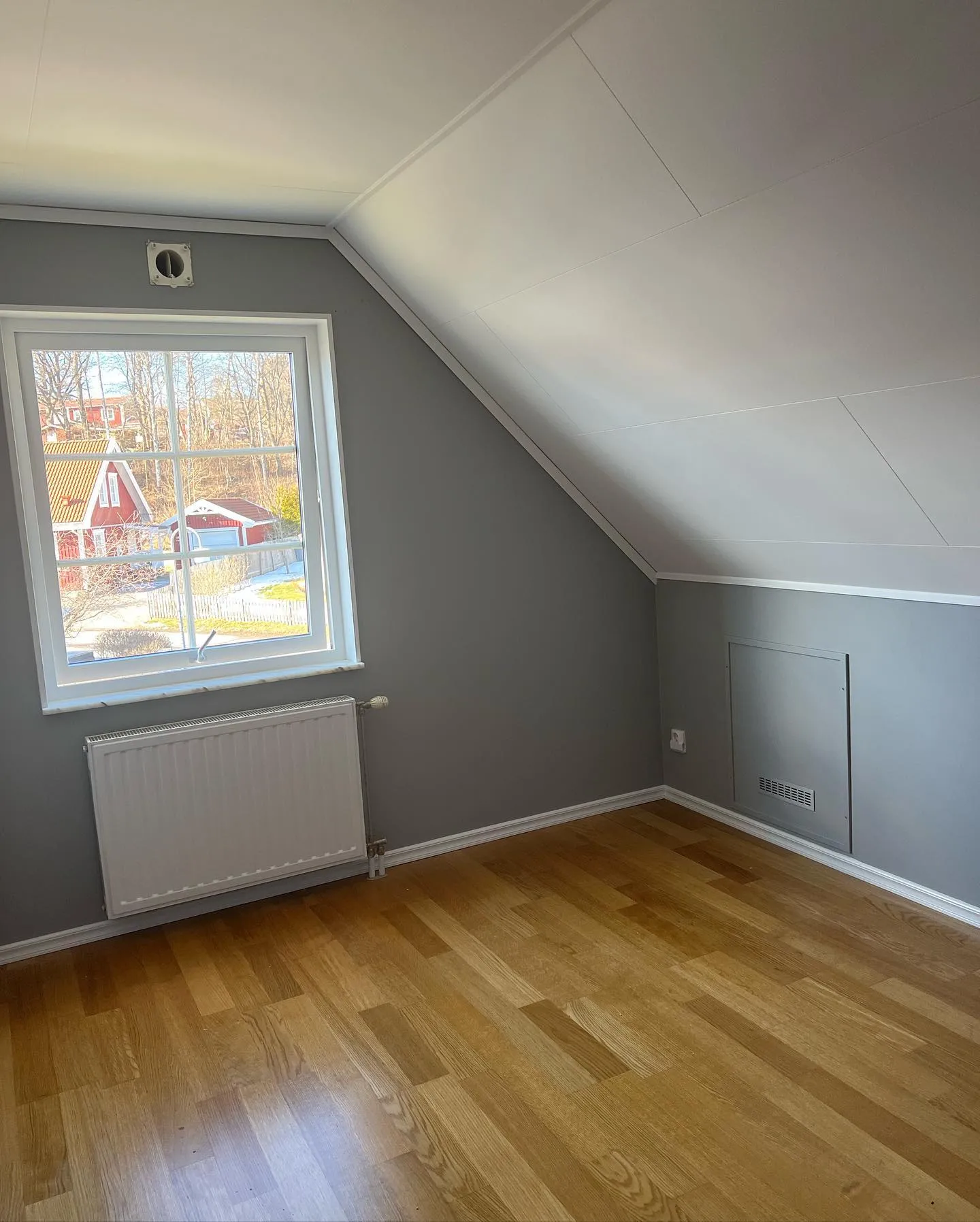 Bild med tips för golvinstallation, inklusive värdefulla snickeritips och råd för bygg och renovering i Göteborg.